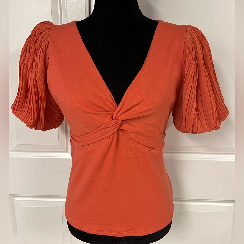 Express Twist Front Top